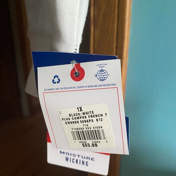 Champion sweatshirt  new with tags - Picture 3 of 3